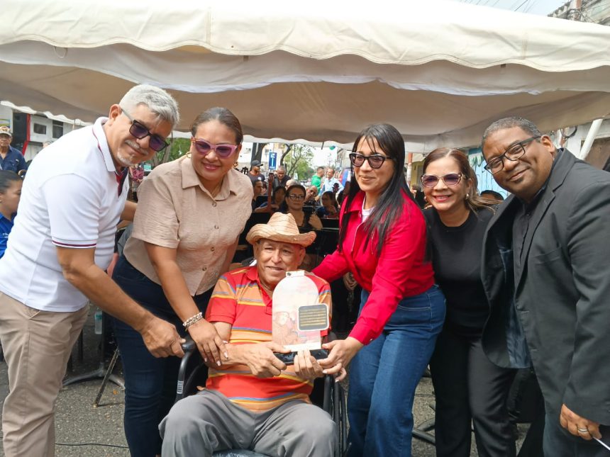 Monaguenses celebran legado musical con mural y presencia de Gualberto Ibarreto 1 Gualberto Ibarreto