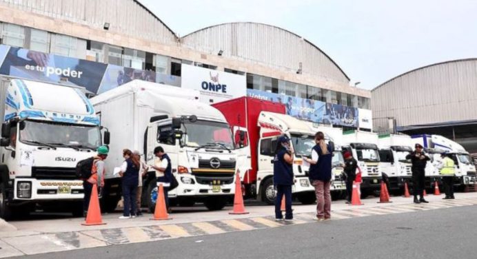 En Perú inicia el traslado del material electoral para los comicios del 12 de abril