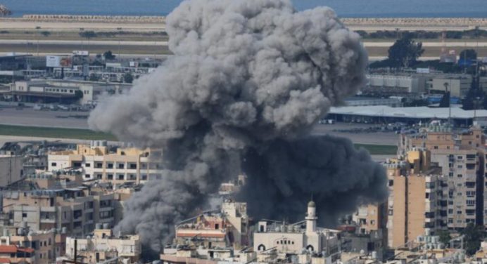 Israel intensifica bombardeos en el Sur del Líbano tras orden de evacuación