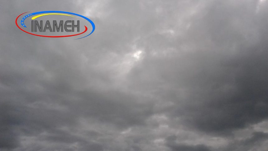 Cielos nublados y eventuales lluvias