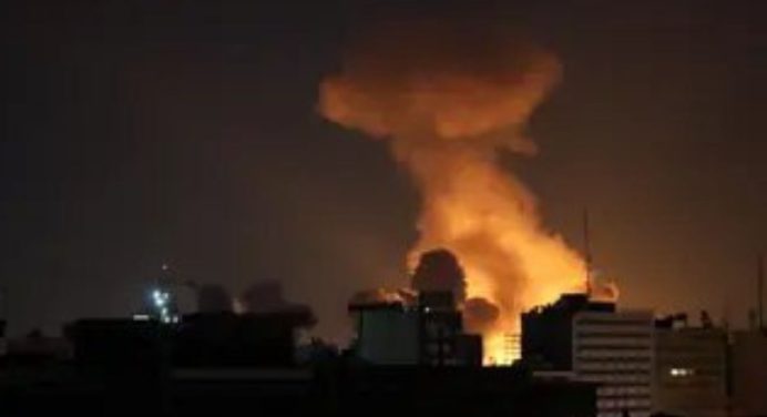 Bombardeos en Teherán: Pánico y llanto marcan la madrugada de la ciudad