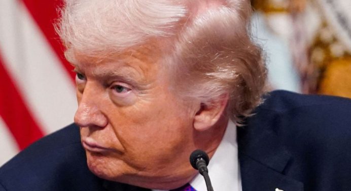 Trump afirma que solo aceptará una rendición incondicional de Irán