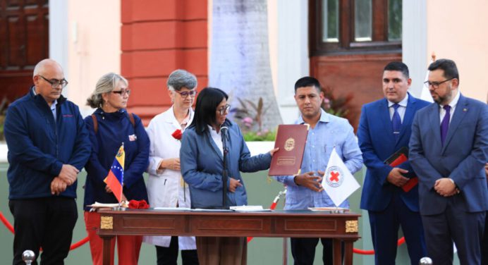 Presidenta (E) Delcy Rodríguez promulgó la ley de la Cruz Roja Venezolana