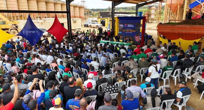 Unos 1.450 mineros participaron en reforma de Ley de Minas al sur del estado Bolívar