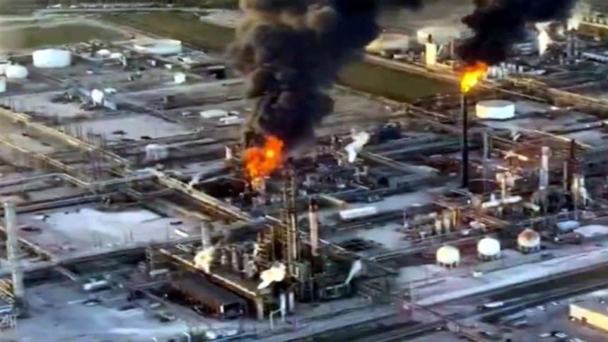 explosión en una refinería