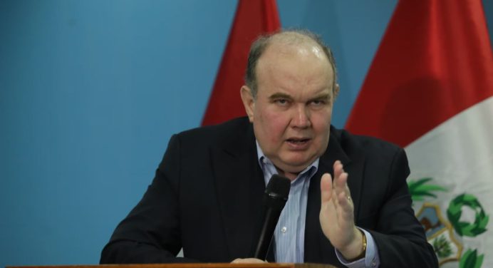 Candidato peruano en el ojo del huracán por promesa de deportar a los venezolanos