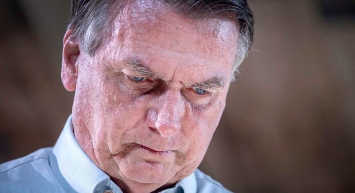 El Supremo de Brasil aprueba prisión domiciliaria temporal a Bolsonaro