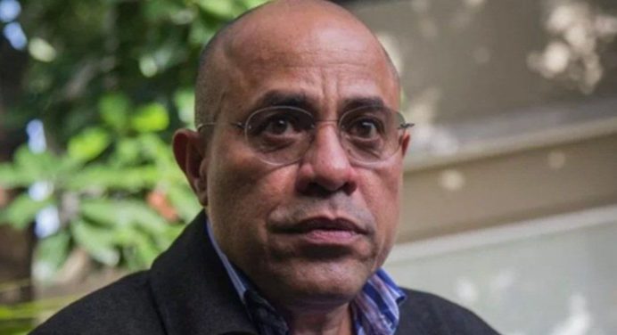 Vladimir Villegas postula su nombre al cargo de Defensor del Pueblo