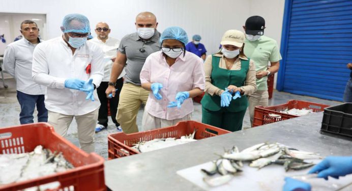 Presidenta (E) Delcy Rodríguez supervisó planta procesadora en Nueva Esparta