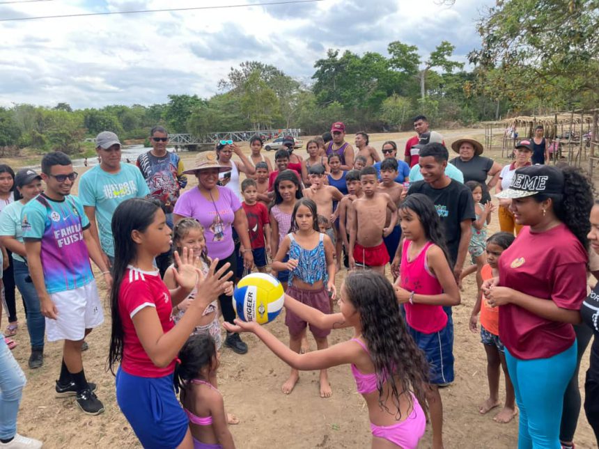 En Santa Bárbara disfrutan del Festival Semana Santa Ríe 2026 1 balneario