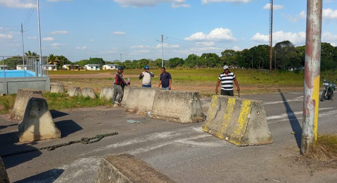 Realizan cierre técnico en la autopista Santo Domingo de Caicara