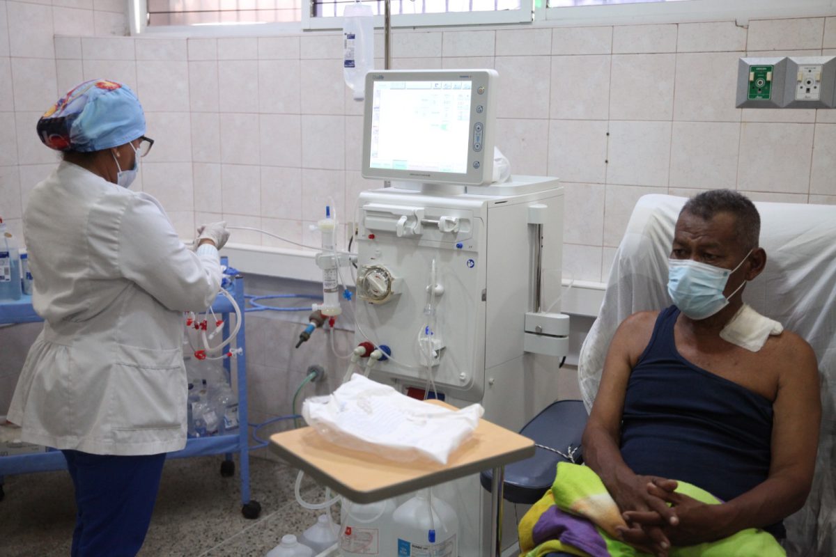 Hospital Núñez Tovar incorpora cuatro modernas máquinas de diálisis 3 dialisis3