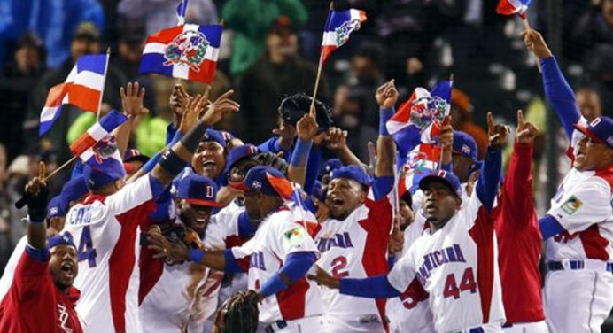 Dominicana impone su poder ante Venezuela y avanza en el Clásico Mundial