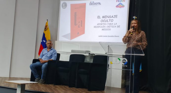 Presentan libro El Mensaje Oculto en la Filven Monagas
