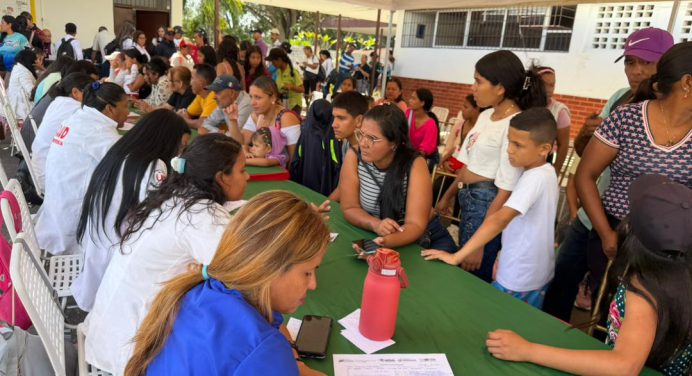 ‎Favorecen a más de 10 mil personas con jornada en El Furrial‎