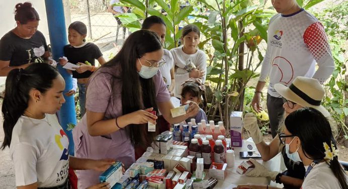 En Primero de Mayo recibieron jornada médico social de FVSL