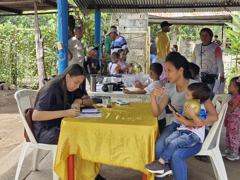 En Primero de Mayo recibieron jornada médico social de FVSL 3 fvsl3
