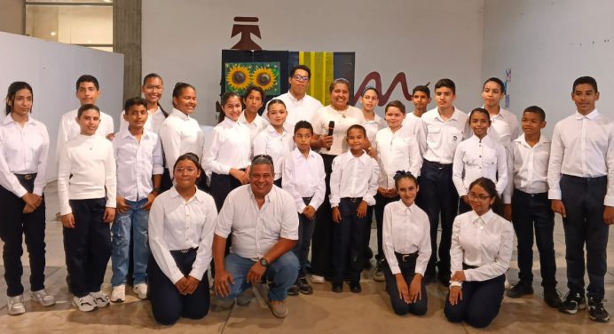 Alumnos de la escuela de Locución del Icum presentan avances del primer trimestre 2026‎