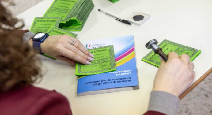 Italia vota dividida entre partidarios de la reforma judicial y el freno a Meloni