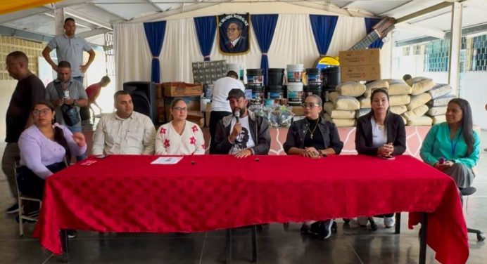 En Caripito entregan materiales de construcción para EB. Valmore Rodríguez