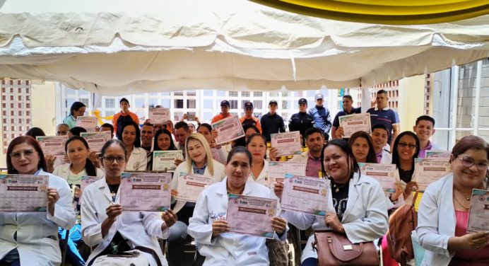 En Cedeño rinden homenaje a los médicos en su día