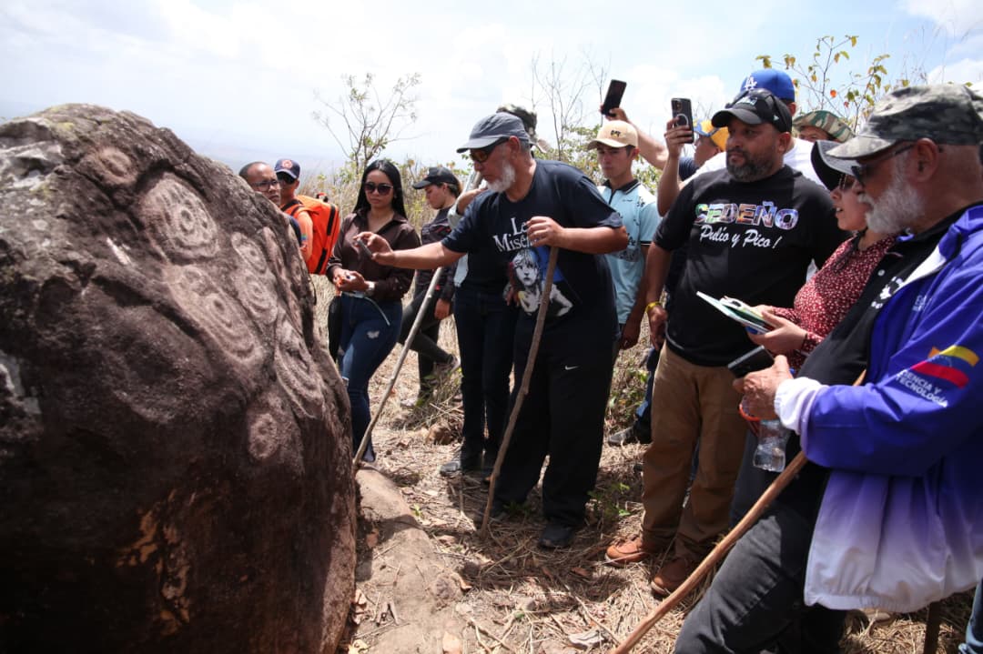 Petroglifo “Piedra de la Luna” revela raíces milenarias de la población monaguense 2 petro2