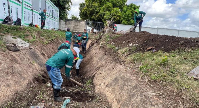 Alcaldía ejecuta programa de mitigación de riesgo en la avenida Alirio Ugarte Pelayo