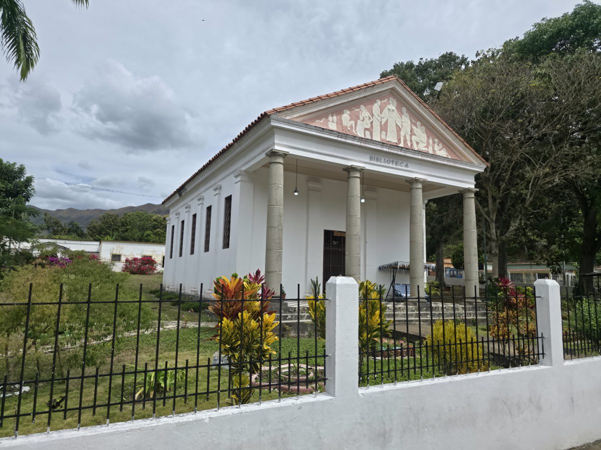 Biblioteca William Henry Phelps: Un faro de luz y conocimiento en San Antonio de Capayacuar 2 20260401 102302
