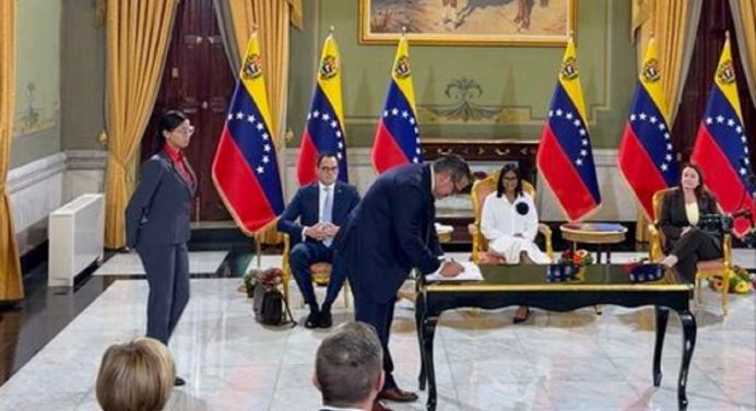 Venezuela suscribió acuerdo de intercambio de activos con Chevron