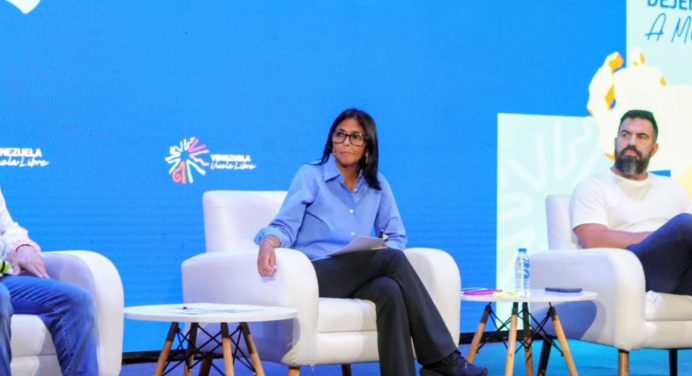 Presidenta (E) Rodríguez ratifica aumento salarial sin impactar la economía
