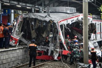 Choque de trenes en Indonesia