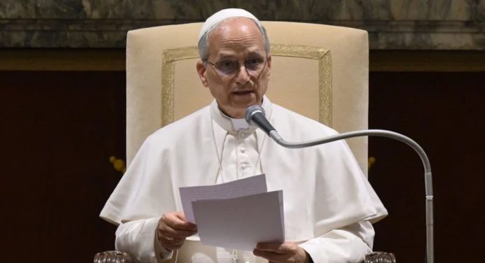 León XIV a los futuros diplomáticos vaticanos: Deben ser canales de paz sin temor