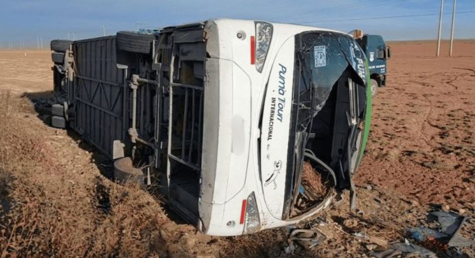 Accidente de autobús chileno en Bolivia deja nueve muertos y 22 heridos