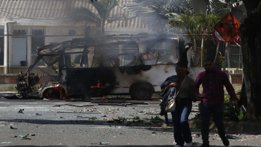 ataque con explosivos