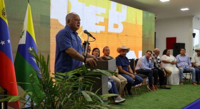 Cabello culpa a sanciones y ataques por la migración venezolana