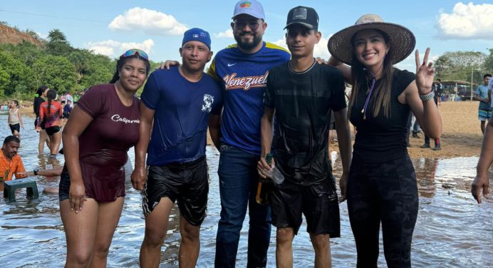 Ministra de Turismo Daniela Cabello compartió con temporadistas de Aguasay