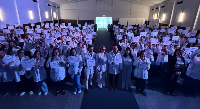 Con actos culturales celebran el 23 aniversario de la Misión Barrio Adentro