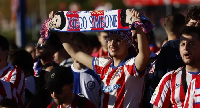 Cinco detenidos por vender a turistas 2 entradas falsas del Atleti-Barça por 1.400 euros