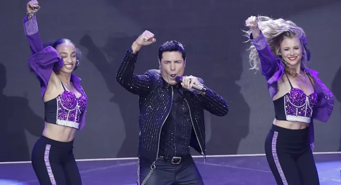 Chayanne baila al ritmo de México en el Auditorio Nacional