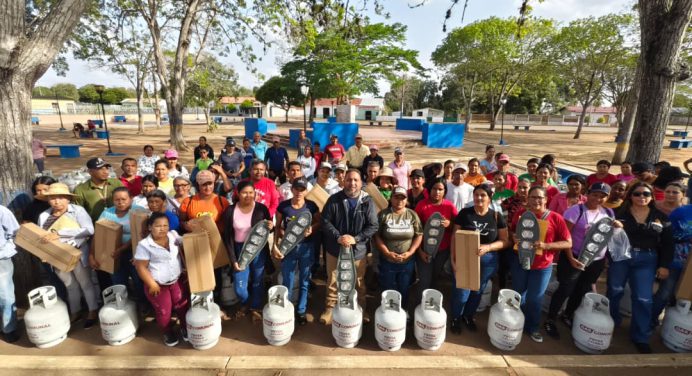 Entregan insumos y equipamiento a comuna “Caribes del Turimiquire”