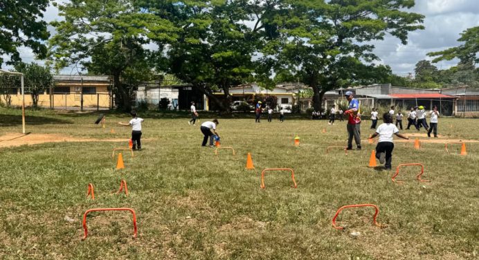 Más de 300 estudiantes de Fe y Alegría disfrutaron de actividades deportivas