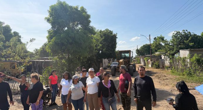 Legisladores regionales supervisan avances de obra vial en El Soberano
