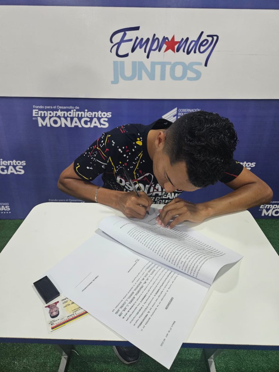 Gobernador Luna impulsa motor emprendedor en Jusepín con financiamientos a jóvenes 2 emprende2