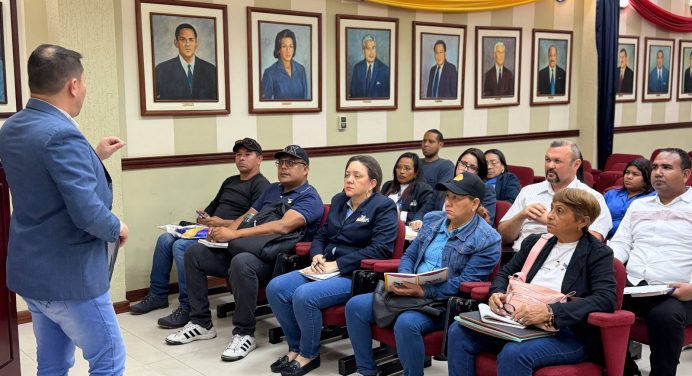 Sindicatura municipal realiza jornada de formación para los jueces de paz
