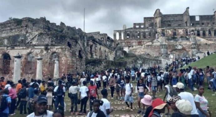 Gobierno lamenta muerte de al menos 30 personas en un monumento de Haití