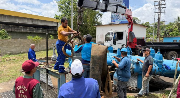 Instalan equipo de bombeo para estabilizar captación en la Planta del Bajo Guarapiche