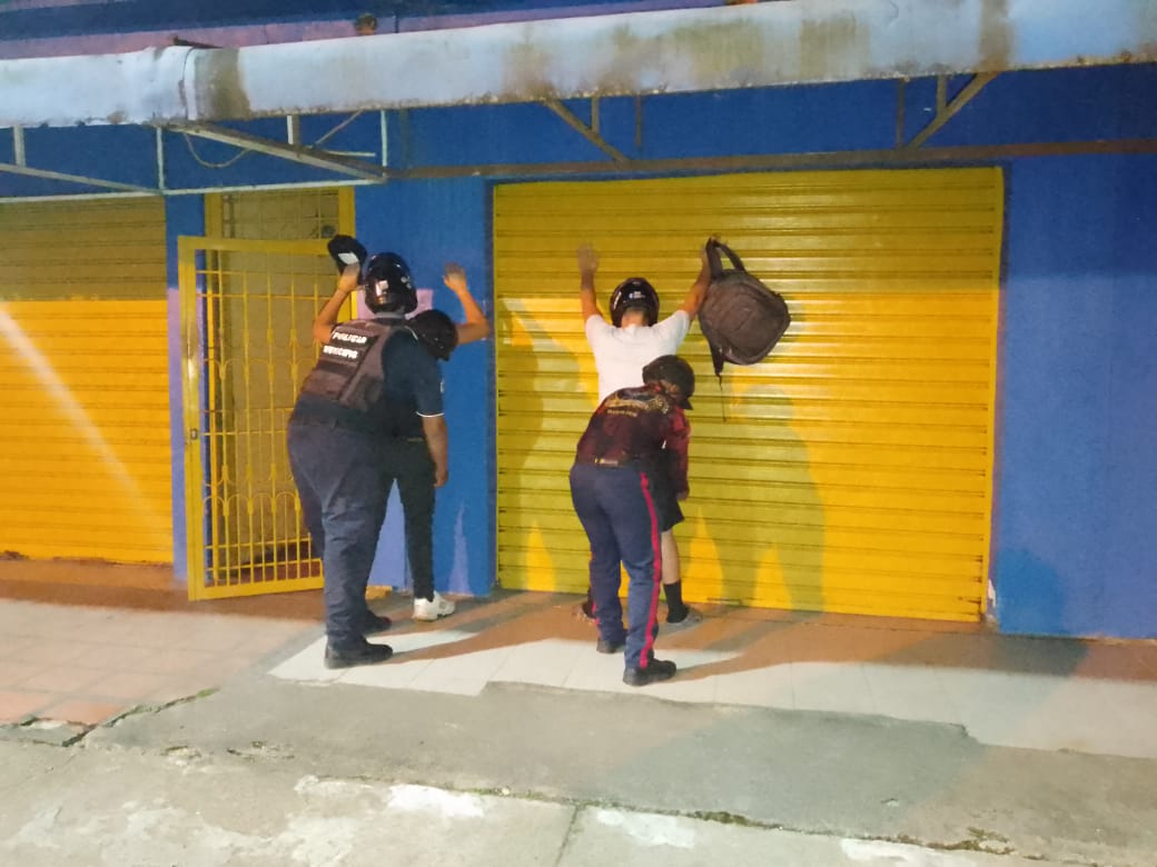 Polimaturín retiene 8 motocicletas y cierra cuatro licorerías en despliegue de seguridad 3 licoreria
