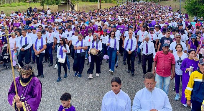Caripiteños recibieron bendición del Nazareno este Miércoles Santo