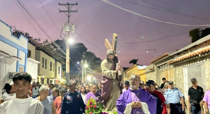 Santa Bárbara demuestra su devoción al Nazareno