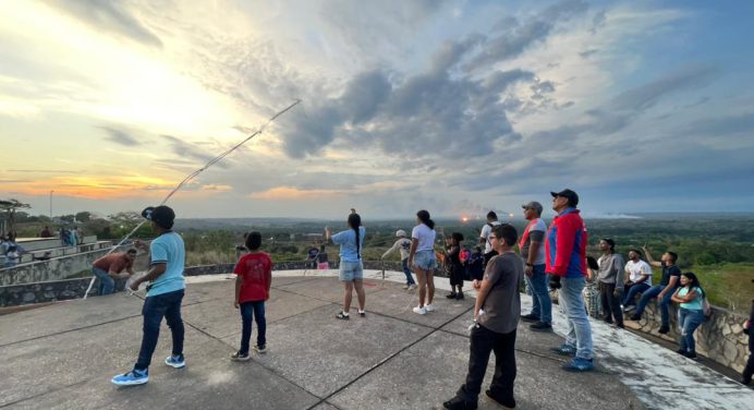 Santa Bárbara se llena de colores con el Festival del Papagayo